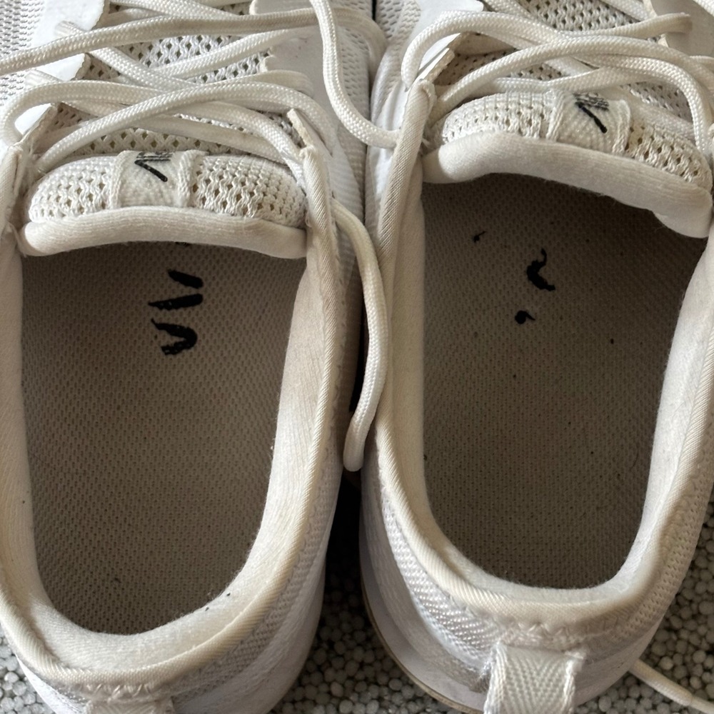 Nike Air Max Sequent 4.5 Sneakers Womens 8 White Black Mesh Athleisure Street - Picture 10 of 10